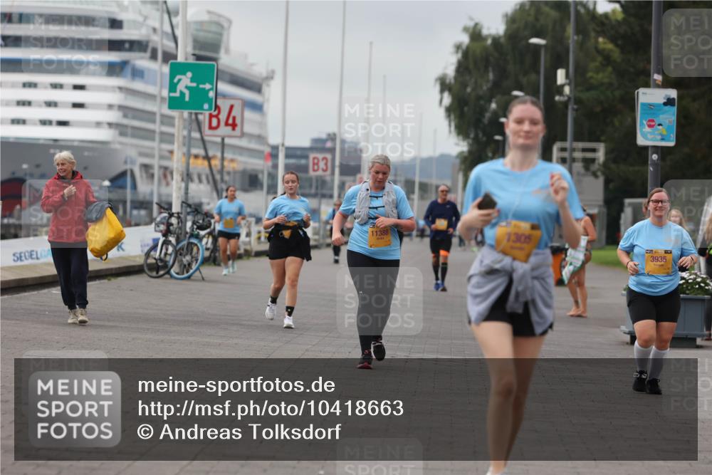 13.09.2026 - Kiel Lauf Andreas Tolksdorf http://msf.ph/oto/10418663 13.09.2026 10:08:33 Kiellinie 4, 3, 11388, 1305, 3935 meine-sportfotos.de