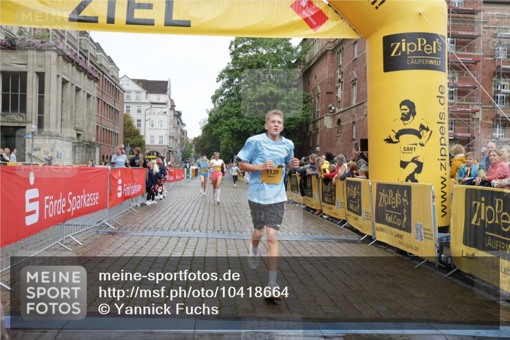 13.09.2026 - Kiel Lauf Yannick Fuchs http://msf.ph/oto/10418664 13.09.2026 09:40:07 Ziel 1120, 2546, 3416, 5081, 5946, 12715, 2123, 2510, 4090, 4605, 4862, 6209, 8620, 9351, 9367, 9444, 9782, 10031, 10303, 10769, 11034, 12172, 2284, 2695, 3694, 3724, 4987, 9734, 10413, 10418, 10825, 10971, 11410, 3522, 4104, 8591, 8807, 9351, 9444 meine-sportfotos.de