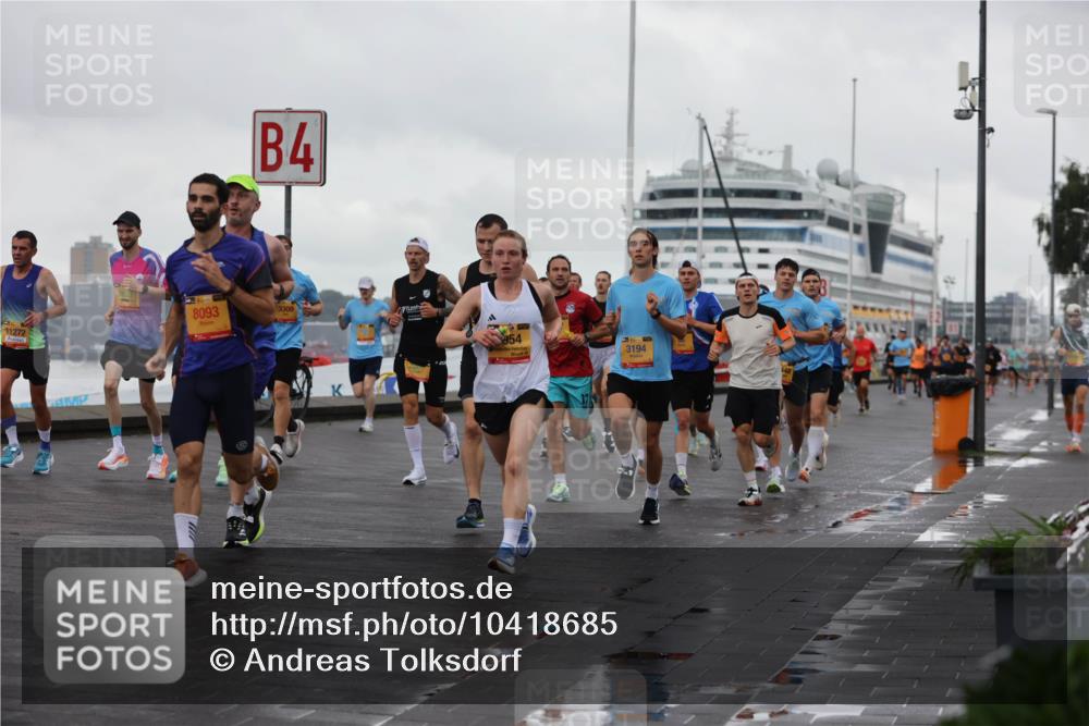 13.09.2026 - Kiel Lauf Andreas Tolksdorf http://msf.ph/oto/10418685 13.09.2026 10:57:11 Kiellinie 11272, 4, 8093, 3309, 954, 3194 meine-sportfotos.de