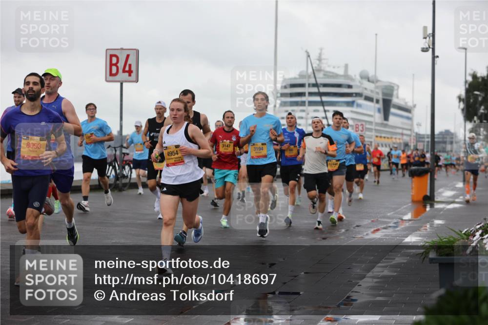 13.09.2026 - Kiel Lauf Andreas Tolksdorf http://msf.ph/oto/10418697 13.09.2026 10:57:12 Kiellinie 4, 35, 8093, 4, 39, 4954, 3147, 3194, 12448, 3 meine-sportfotos.de
