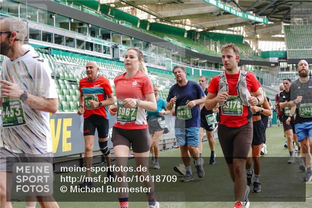13.09.2026 - 21. swb-Marathon Bremen Michael Burmester http://msf.ph/oto/10418709 13.09.2026 13:20:43 Laufen im Stadion 333, 423, 464, 512, 620, 704, 782, 938, 1066, 1129, 1156, 1158, 1177, 1316, 1409, 1439, 1446, 1676, 1697, 1756, 1808, 1815, 1846, 1916, 2010, 2028, 2064, 2139, 2201, 2240, 2258, 2278, 2315, 2349, 2394, 2395, 2414, 2417, 2437, 2501, 2519, 2533, 2551, 2588, 2626, 2689, 2694, 2695, 2702, 2703, 2722, 2736, 2756, 2793, 2828, 2886, 2954, 3004, 3010, 3017, 3018, 3035, 3036, 3037, 3059, 3070, 3074, 3102, 3116, 3139, 3144, 3243, 3263, 3264, 3310, 3315 meine-sportfotos.de
