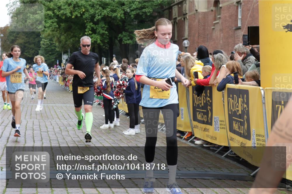 13.09.2026 - Kiel Lauf Yannick Fuchs http://msf.ph/oto/10418718 13.09.2026 09:40:13 Ziel 1120, 2546, 3724, 5081, 9734, 10413, 10418, 10825, 11410, 12715, 2123, 2510, 3416, 4090, 4605, 4862, 5946, 6209, 8620, 9367, 9782, 10031, 10303, 10769, 11034, 12172, 1081, 2284, 2695, 2847, 3694, 4987, 7239, 10971, 9351, 9444, 9782, 10303, 10769, 12172 meine-sportfotos.de