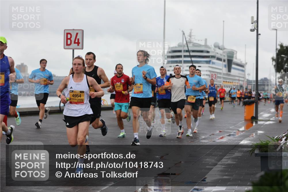 13.09.2026 - Kiel Lauf Andreas Tolksdorf http://msf.ph/oto/10418743 13.09.2026 10:57:12 Kiellinie 3309, 4, 1, 38, 4954, 3147, 3194, 17, 12448 meine-sportfotos.de