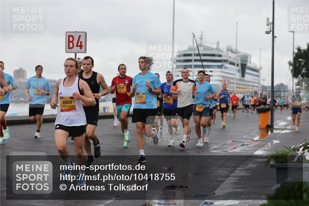13.09.2026 - Kiel Lauf Andreas Tolksdorf http://msf.ph/oto/10418755 13.09.2026 10:57:12 Kiellinie 4, 1, 39, 4954, 3147, 3194, 12448 meine-sportfotos.de