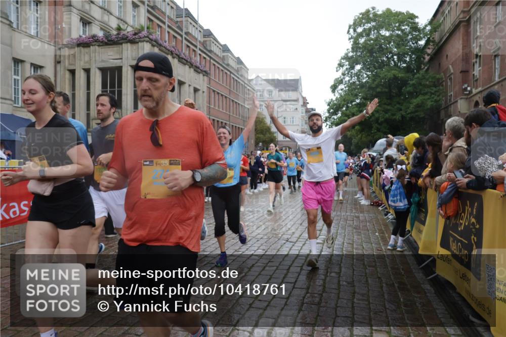 13.09.2026 - Kiel Lauf Yannick Fuchs http://msf.ph/oto/10418761 13.09.2026 10:50:58 Ziel 1442, 2578, 2772, 4106, 4273, 4354, 5992, 6557, 7013, 7314, 7469, 8215, 9092, 9508, 9689, 9798, 11454, 12608, 213, 274, 395, 576, 715, 807, 952, 1124, 1737, 1904, 1921, 1980, 2029, 2521, 2530, 2578, 3032, 3238, 3295, 3737, 3769, 3929, 4279, 4875, 4922, 5100, 5426, 5430, 5549, 5800, 6127, 6666, 6864, 7224, 7229, 7266, 7520, 8105, 8131, 8768, 8848, 9599, 10028, 10029, 10192, 10198, 10391, 10968, 11684, 11960, 12092, 12262, 238, 251, 3214, 3216, 3436 meine-sportfotos.de