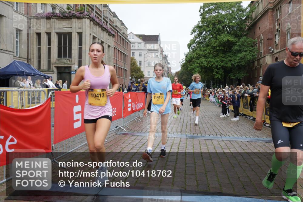13.09.2026 - Kiel Lauf Yannick Fuchs http://msf.ph/oto/10418762 13.09.2026 09:40:16 Ziel 2284, 2546, 3724, 4987, 5081, 9734, 10413, 10418, 10825, 10971, 11410, 12715, 1120, 2123, 2510, 3416, 4090, 4605, 4862, 5946, 6209, 8620, 9367, 10031, 11034, 1081, 2695, 2847, 3694, 7239, 11750, 4862, 9351, 9444, 9782, 10303, 10769, 12172 meine-sportfotos.de