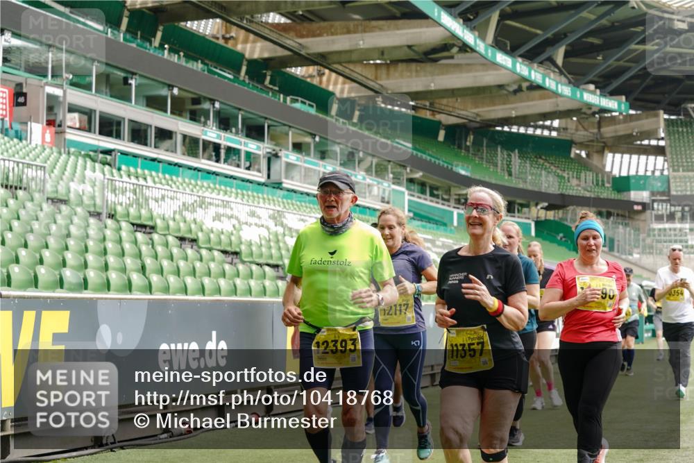 13.09.2026 - 21. swb-Marathon Bremen Michael Burmester http://msf.ph/oto/10418768 13.09.2026 10:43:20 Laufen im Stadion 10002, 10004, 10005, 10148, 10271, 10303, 10325, 10330, 10335, 10361, 10362, 10395, 10396, 10402, 10459, 10474, 10490, 10491, 10513, 10519, 10557, 10572, 10605, 10606, 10665, 10752, 10756, 10773, 10779, 10784, 10805, 10854, 10880, 10882, 10899, 10900, 10909, 10963, 10997, 11026, 11027, 11041, 11078, 11084, 11085, 11090, 11097, 11098, 11140, 11173, 11192, 11217, 11264, 11274, 11333, 11337, 11355, 11448, 11456, 11461, 11482 meine-sportfotos.de