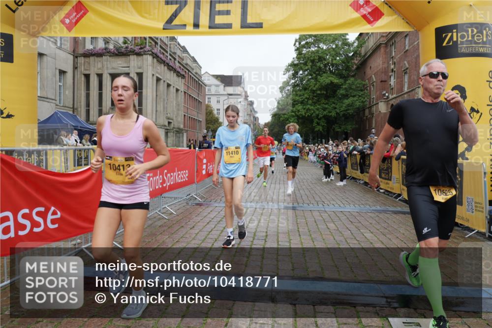 13.09.2026 - Kiel Lauf Yannick Fuchs http://msf.ph/oto/10418771 13.09.2026 09:40:17 Ziel 2284, 2546, 3724, 4987, 5081, 9734, 10413, 10418, 10825, 10971, 11410, 12715, 1120, 2123, 2510, 3416, 4090, 4605, 4862, 5946, 6209, 8620, 9367, 10031, 11034, 1081, 2695, 2847, 3694, 7239, 11750, 4090, 4862, 9444, 9782, 10303, 10769, 12172 meine-sportfotos.de