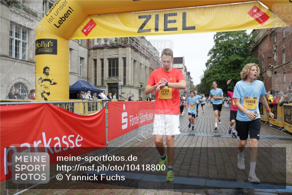 13.09.2026 - Kiel Lauf Yannick Fuchs http://msf.ph/oto/10418800 13.09.2026 09:40:20 Ziel 2284, 2546, 2695, 3724, 4987, 9734, 10413, 10418, 10825, 10971, 11410, 1120, 2123, 2510, 3416, 4090, 4605, 5081, 5946, 6209, 8620, 9367, 10031, 11034, 12715, 1081, 2847, 3552, 3694, 6563, 7131, 7239, 7730, 11750, 2510, 4090, 4605, 4862, 9367, 9782, 10303, 10769, 12172 meine-sportfotos.de