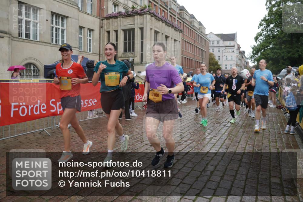 13.09.2026 - Kiel Lauf Yannick Fuchs http://msf.ph/oto/10418811 13.09.2026 10:51:01 Ziel 638, 1442, 2730, 2772, 4106, 4273, 4354, 4745, 5992, 5999, 6293, 6557, 7013, 7469, 9092, 9689, 11454, 12608, 395, 576, 715, 807, 952, 1124, 1737, 1904, 1921, 2029, 2521, 2530, 2578, 3032, 3238, 3295, 3929, 4279, 4875, 4922, 5100, 5426, 5430, 5549, 5800, 5992, 6666, 6864, 7224, 7229, 7266, 7314, 7520, 8105, 8131, 8215, 8768, 8848, 9508, 9599, 9798, 10028, 10029, 10192, 10198, 10391, 10968, 11684, 11960, 12092, 12262, 238, 251, 3214, 3216 meine-sportfotos.de