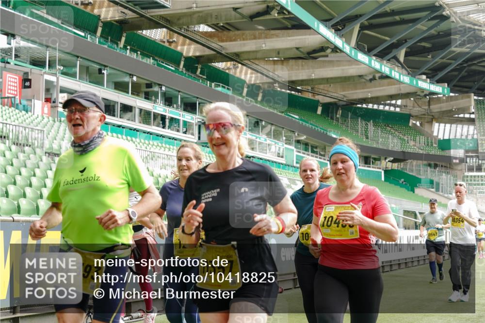13.09.2026 - 21. swb-Marathon Bremen Michael Burmester http://msf.ph/oto/10418825 13.09.2026 10:43:21 Laufen im Stadion 10002, 10004, 10005, 10148, 10271, 10303, 10325, 10330, 10335, 10361, 10362, 10395, 10396, 10402, 10459, 10474, 10490, 10491, 10513, 10519, 10557, 10572, 10605, 10606, 10665, 10752, 10756, 10773, 10779, 10784, 10805, 10854, 10880, 10882, 10899, 10900, 10909, 10963, 10997, 11026, 11027, 11041, 11078, 11084, 11085, 11090, 11097, 11098, 11140, 11173, 11192, 11217, 11264, 11274, 11333, 11337, 11355, 11408, 11448, 11456, 11461, 11482 meine-sportfotos.de
