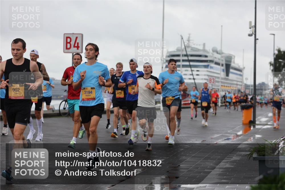 13.09.2026 - Kiel Lauf Andreas Tolksdorf http://msf.ph/oto/10418832 13.09.2026 10:57:13 Kiellinie 4, 38, 902, 38, 3194, 9795, 66, 12448, 3 meine-sportfotos.de