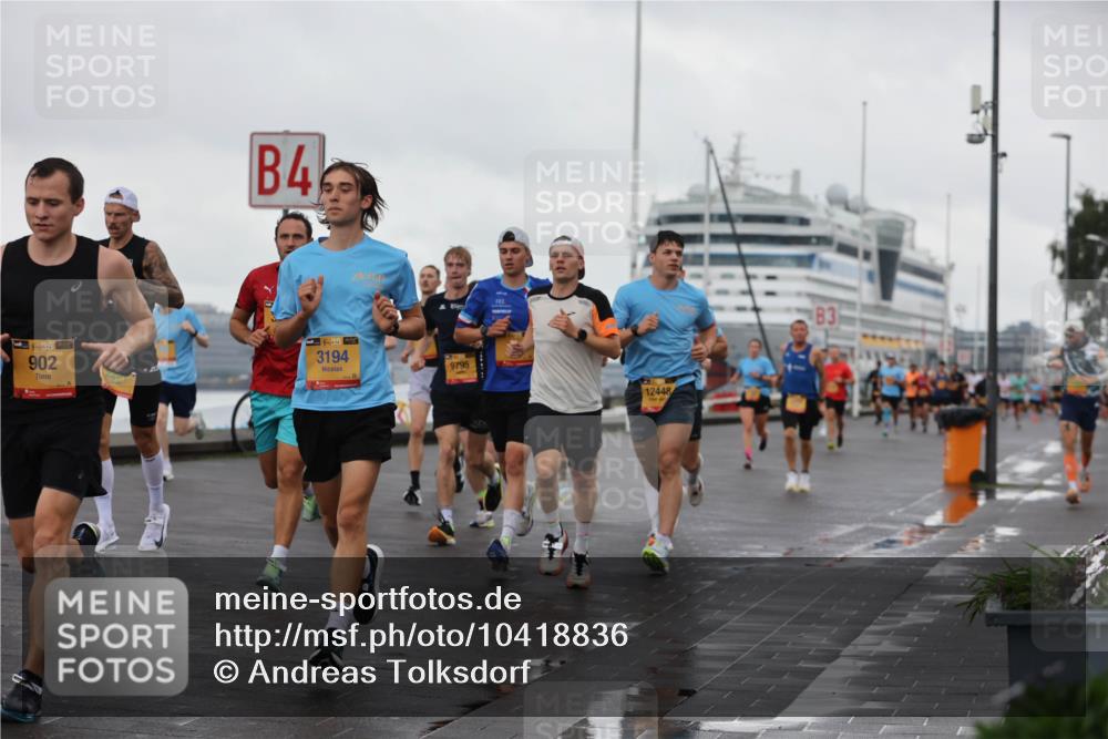 13.09.2026 - Kiel Lauf Andreas Tolksdorf http://msf.ph/oto/10418836 13.09.2026 10:57:13 Kiellinie 4, 38, 902, 1, 39, 3194, 9795, 12448, 3 meine-sportfotos.de