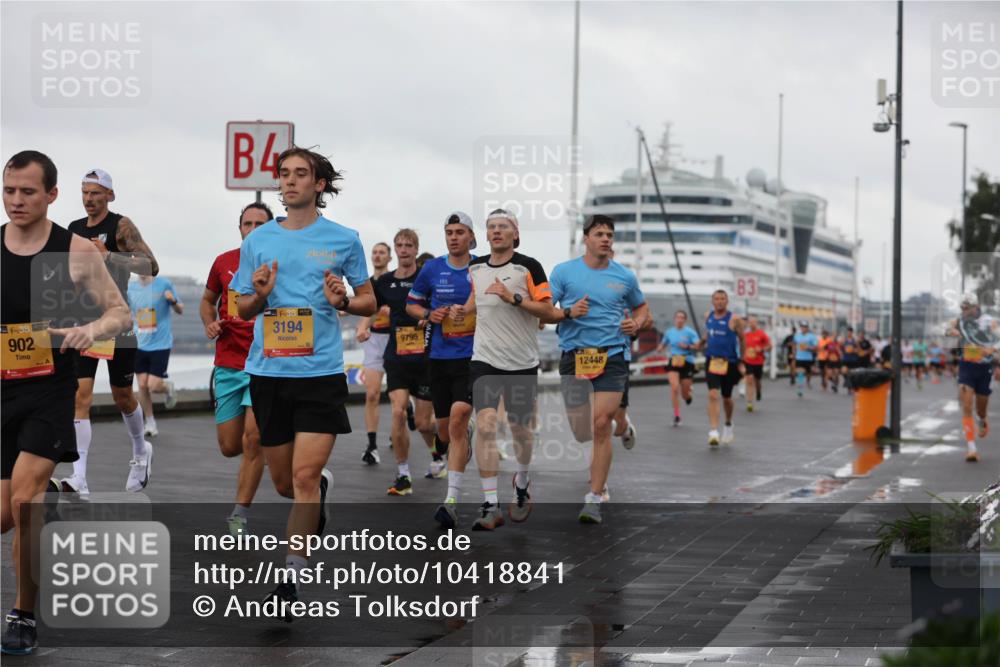 13.09.2026 - Kiel Lauf Andreas Tolksdorf http://msf.ph/oto/10418841 13.09.2026 10:57:13 Kiellinie 4, 38, 902, 38, 3194, 9795, 12448, 83 meine-sportfotos.de
