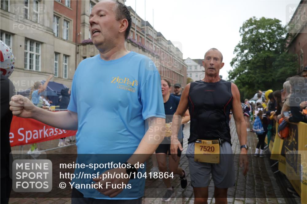 13.09.2026 - Kiel Lauf Yannick Fuchs http://msf.ph/oto/10418864 13.09.2026 10:51:03 Ziel 386, 638, 1442, 1758, 2730, 2772, 4106, 4258, 4259, 4273, 4354, 4745, 5999, 6293, 6557, 7013, 7469, 8464, 9092, 9689, 10455, 11281, 11454, 395, 715, 807, 952, 1124, 1737, 1904, 1921, 2029, 2521, 2530, 2578, 3238, 3295, 3929, 4279, 4875, 4922, 5426, 5430, 5549, 5800, 5992, 6666, 6864, 7224, 7229, 7266, 7314, 7520, 8105, 8131, 8215, 8768, 8848, 9508, 9599, 9798, 10028, 10029, 10192, 10198, 10391, 10968, 11684, 11960, 12092, 12262, 238, 251 meine-sportfotos.de