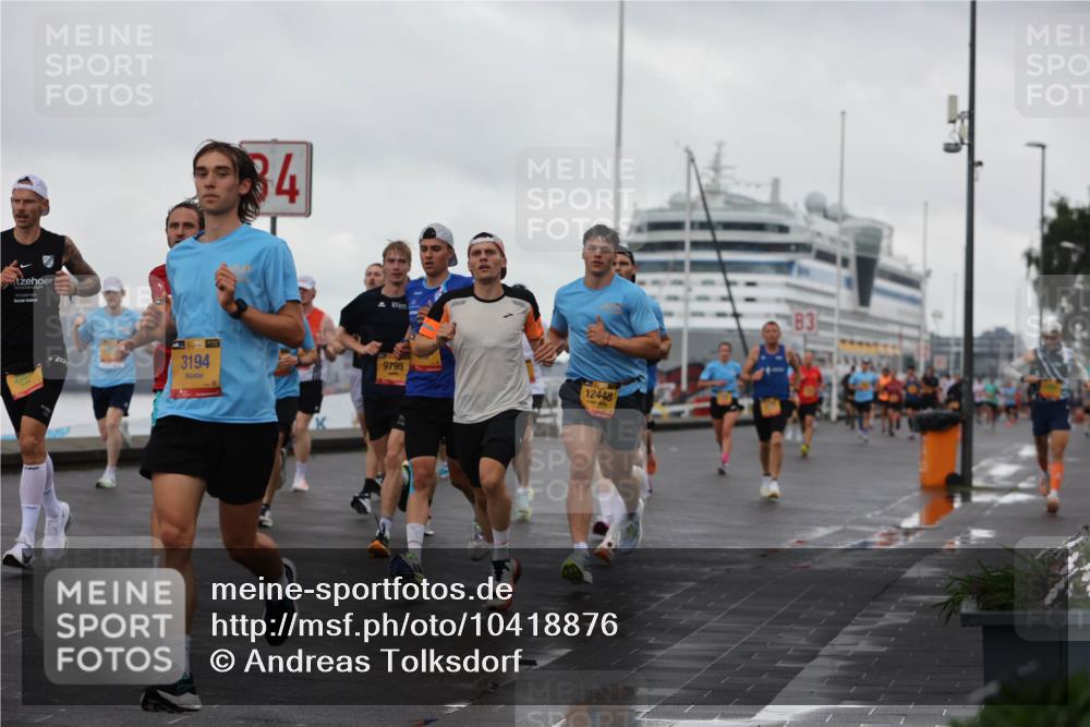 13.09.2026 - Kiel Lauf Andreas Tolksdorf http://msf.ph/oto/10418876 13.09.2026 10:57:14 Kiellinie 220, 20, 3194, 34, 9795, 12448 meine-sportfotos.de