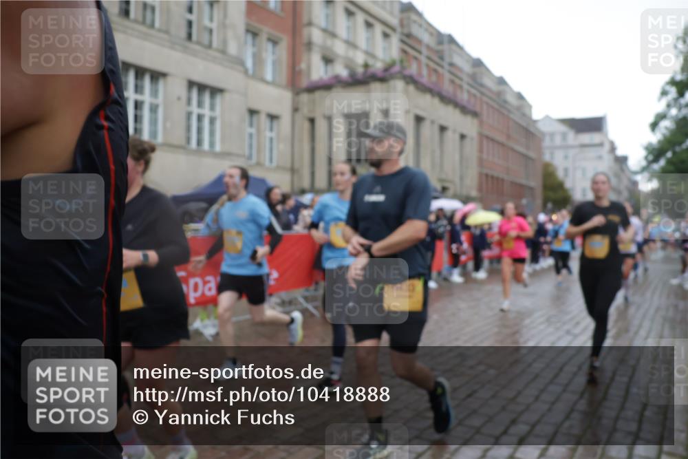 13.09.2026 - Kiel Lauf Yannick Fuchs http://msf.ph/oto/10418888 13.09.2026 10:51:05 Ziel 386, 638, 1442, 1758, 2247, 2730, 3873, 4106, 4258, 4259, 4273, 4354, 4745, 5999, 6293, 6557, 7013, 7469, 8464, 9007, 10455, 11281, 11910, 395, 715, 952, 1737, 1904, 1921, 2029, 2521, 2530, 2578, 2772, 3238, 3295, 4279, 4354, 4875, 5426, 5430, 5549, 5800, 5992, 6666, 6864, 7224, 7229, 7266, 7314, 8105, 8131, 8215, 8768, 8848, 9092, 9508, 9599, 9689, 9798, 10028, 10029, 10192, 10198, 10391, 10968, 11454, 11684, 11960, 12092, 12262, 238, 251, 1904, 5800 meine-sportfotos.de