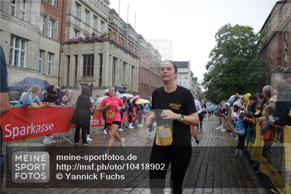 13.09.2026 - Kiel Lauf Yannick Fuchs http://msf.ph/oto/10418902 13.09.2026 10:51:06 Ziel 386, 638, 1442, 1758, 2247, 2730, 3873, 4106, 4258, 4259, 4273, 4745, 5999, 6293, 6557, 7013, 7469, 8464, 9007, 10455, 11281, 11579, 11910, 12823, 395, 715, 1737, 1904, 1921, 2029, 2521, 2530, 2578, 2772, 3238, 3295, 4279, 4354, 4875, 5426, 5430, 5549, 5800, 5992, 6666, 7224, 7229, 7314, 8105, 8131, 8215, 8768, 8848, 9092, 9508, 9599, 9689, 9798, 10028, 10029, 10192, 10198, 10391, 10968, 11454, 11684, 11960, 12092, 12262, 238, 251, 1904, 5800 meine-sportfotos.de
