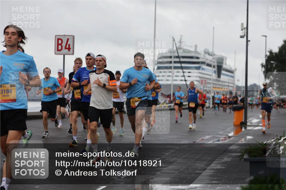 13.09.2026 - Kiel Lauf Andreas Tolksdorf http://msf.ph/oto/10418921 13.09.2026 10:57:14 Kiellinie 4, 4, 39, 3194, 9799, 1244, 83 meine-sportfotos.de
