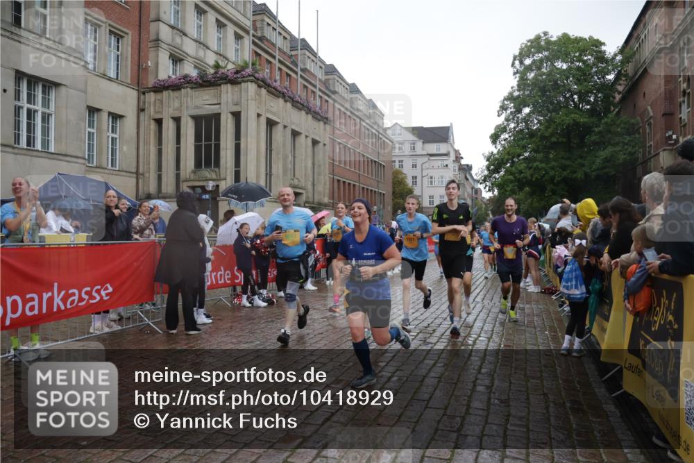 13.09.2026 - Kiel Lauf Yannick Fuchs http://msf.ph/oto/10418929 13.09.2026 10:51:08 Ziel 386, 638, 1442, 1758, 2247, 2730, 3873, 4106, 4258, 4259, 4271, 4273, 4745, 5999, 6293, 6557, 7013, 7469, 8464, 9007, 10455, 11154, 11214, 11281, 11579, 11910, 12823, 395, 715, 1737, 1904, 1921, 2029, 2521, 2530, 2578, 2772, 3238, 3295, 4279, 4354, 4875, 5426, 5430, 5800, 5992, 6557, 7013, 7224, 7229, 7314, 8105, 8215, 8768, 8848, 9092, 9508, 9599, 9689, 9798, 10028, 10029, 10192, 10198, 10391, 10968, 11454, 11684, 11960, 12092, 12262, 238, 251, 1904, 5800 meine-sportfotos.de