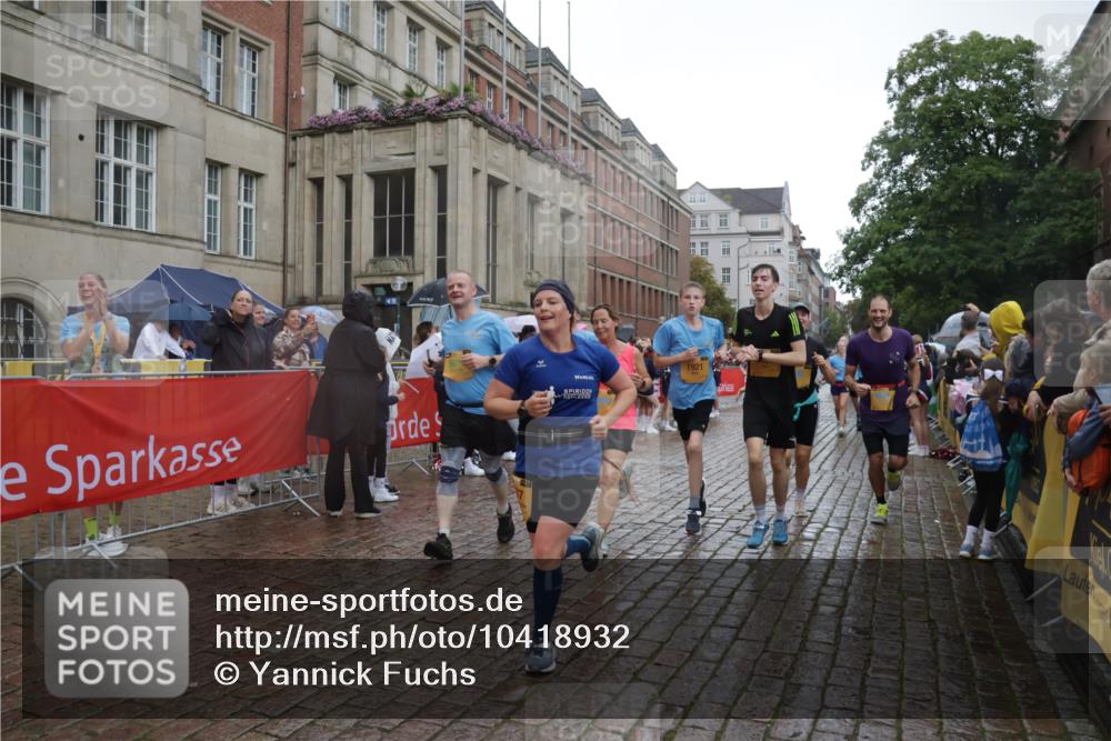 13.09.2026 - Kiel Lauf Yannick Fuchs http://msf.ph/oto/10418932 13.09.2026 10:51:08 Ziel 386, 638, 1442, 1758, 2247, 2730, 3873, 4106, 4258, 4259, 4271, 4273, 4745, 5999, 6293, 6557, 7013, 7469, 8464, 9007, 10455, 11154, 11214, 11281, 11579, 11910, 12823, 395, 715, 1737, 1904, 1921, 2029, 2521, 2530, 2578, 2772, 3238, 3295, 4279, 4354, 4875, 5426, 5430, 5800, 5992, 6557, 7013, 7224, 7229, 7314, 8105, 8215, 8768, 8848, 9092, 9508, 9599, 9689, 9798, 10028, 10029, 10192, 10198, 10391, 10968, 11454, 11684, 11960, 12092, 12262, 238, 251, 1904, 5800 meine-sportfotos.de