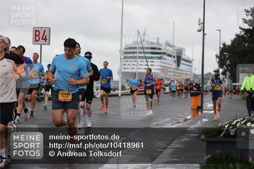 13.09.2026 - Kiel Lauf Andreas Tolksdorf http://msf.ph/oto/10418961 13.09.2026 10:57:15 Kiellinie 4, 4833, 6871, 12448, 3 meine-sportfotos.de