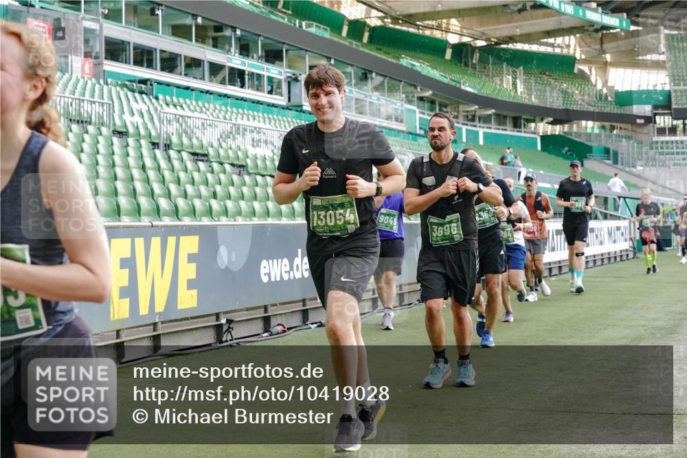 13.09.2026 - 21. swb-Marathon Bremen Michael Burmester http://msf.ph/oto/10419028 13.09.2026 13:20:51 Laufen im Stadion 423, 441, 464, 601, 620, 704, 782, 1060, 1066, 1094, 1129, 1156, 1158, 1177, 1316, 1409, 1439, 1446, 1518, 1676, 1697, 1756, 1808, 1815, 1846, 1916, 2010, 2028, 2064, 2139, 2201, 2258, 2278, 2315, 2349, 2394, 2395, 2414, 2417, 2437, 2501, 2519, 2533, 2551, 2588, 2626, 2694, 2695, 2702, 2722, 2736, 2756, 2793, 2828, 2886, 2954, 3004, 3010, 3017, 3018, 3022, 3035, 3036, 3037, 3059, 3070, 3074, 3102, 3116, 3139, 3144, 3243, 3263, 3264, 3310, 3315 meine-sportfotos.de