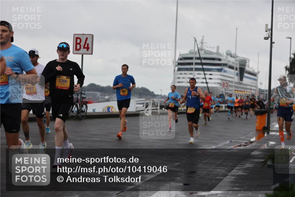 13.09.2026 - Kiel Lauf Andreas Tolksdorf http://msf.ph/oto/10419046 13.09.2026 10:57:16 Kiellinie 8402, 205, 4, 1, 39, 2300, 1661, 3731, 3 meine-sportfotos.de