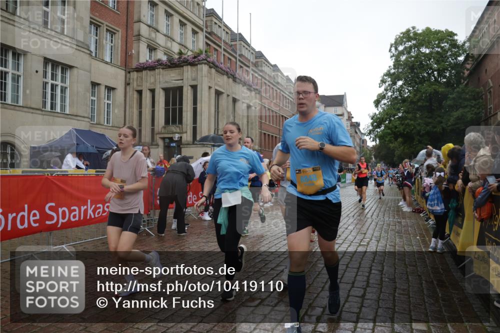13.09.2026 - Kiel Lauf Yannick Fuchs http://msf.ph/oto/10419110 13.09.2026 10:51:19 Ziel 238, 251, 260, 680, 901, 2247, 2672, 2803, 3751, 3873, 4205, 4271, 5525, 6663, 6865, 6948, 9007, 9742, 9834, 10617, 11154, 11171, 11214, 11579, 11910, 12019, 12237, 12300, 12644, 12823, 386, 638, 715, 1442, 1758, 2029, 2578, 2730, 2772, 3238, 3873, 4106, 4258, 4259, 4273, 4354, 4745, 5992, 5999, 6293, 6557, 7013, 7314, 7469, 8215, 8464, 8848, 9007, 9092, 9508, 9689, 9798, 10028, 10029, 11454, 101, 1754, 2393, 7141, 715 meine-sportfotos.de