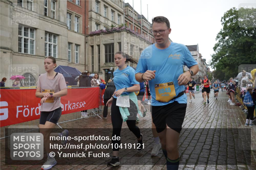 13.09.2026 - Kiel Lauf Yannick Fuchs http://msf.ph/oto/10419121 13.09.2026 10:51:19 Ziel 238, 251, 260, 680, 901, 2247, 2672, 2803, 3751, 3873, 4205, 4271, 5525, 6663, 6865, 6948, 9007, 9742, 9834, 10617, 11154, 11171, 11214, 11579, 11910, 12019, 12237, 12300, 12644, 12823, 386, 638, 715, 1442, 1758, 2029, 2578, 2730, 2772, 3238, 3873, 4106, 4258, 4259, 4273, 4354, 4745, 5992, 5999, 6293, 6557, 7013, 7314, 7469, 8215, 8464, 8848, 9007, 9092, 9508, 9689, 9798, 10028, 10029, 11454, 101, 1754, 2393, 7141, 715 meine-sportfotos.de