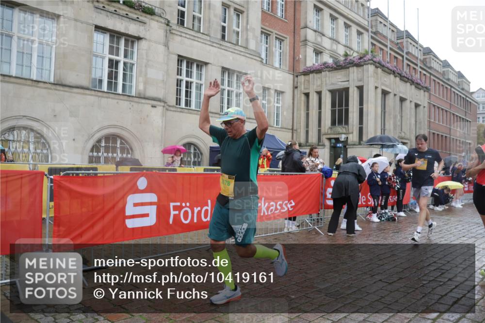 13.09.2026 - Kiel Lauf Yannick Fuchs http://msf.ph/oto/10419161 13.09.2026 10:51:22 Ziel 238, 240, 251, 260, 680, 901, 2672, 2803, 3029, 3751, 3879, 4040, 4205, 4271, 4619, 5525, 6663, 6865, 6948, 7043, 7914, 9030, 9699, 9742, 9834, 9951, 10459, 10474, 10617, 11154, 11171, 11214, 12019, 12237, 12300, 12644, 386, 638, 1442, 1758, 2029, 2247, 2578, 2730, 2772, 3873, 4106, 4258, 4259, 4273, 4354, 4745, 5992, 5999, 6293, 6557, 7013, 7314, 7469, 8215, 8464, 9007, 9092, 9508, 9689, 9798, 11454, 101, 201, 310, 1754, 2393, 2468, 3013, 4084, 5174, 7141, 715 meine-sportfotos.de