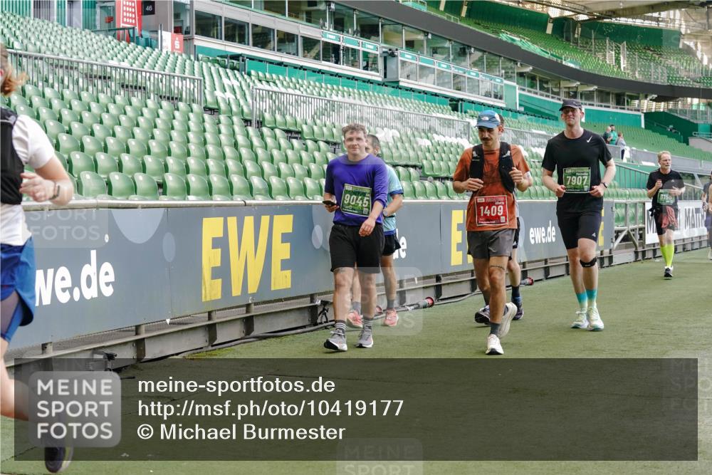 13.09.2026 - 21. swb-Marathon Bremen Michael Burmester http://msf.ph/oto/10419177 13.09.2026 13:20:55 Laufen im Stadion 258, 423, 441, 464, 601, 620, 704, 782, 1060, 1066, 1094, 1129, 1156, 1158, 1177, 1316, 1409, 1439, 1446, 1518, 1676, 1697, 1756, 1808, 1815, 1846, 1916, 2010, 2028, 2064, 2139, 2201, 2258, 2278, 2349, 2394, 2395, 2414, 2417, 2437, 2501, 2519, 2533, 2551, 2588, 2626, 2694, 2695, 2702, 2722, 2736, 2756, 2793, 2828, 2886, 2954, 2995, 3004, 3010, 3017, 3018, 3022, 3034, 3035, 3036, 3037, 3059, 3070, 3074, 3102, 3116, 3139, 3144, 3225, 3243, 3263, 3264, 3310, 3315 meine-sportfotos.de