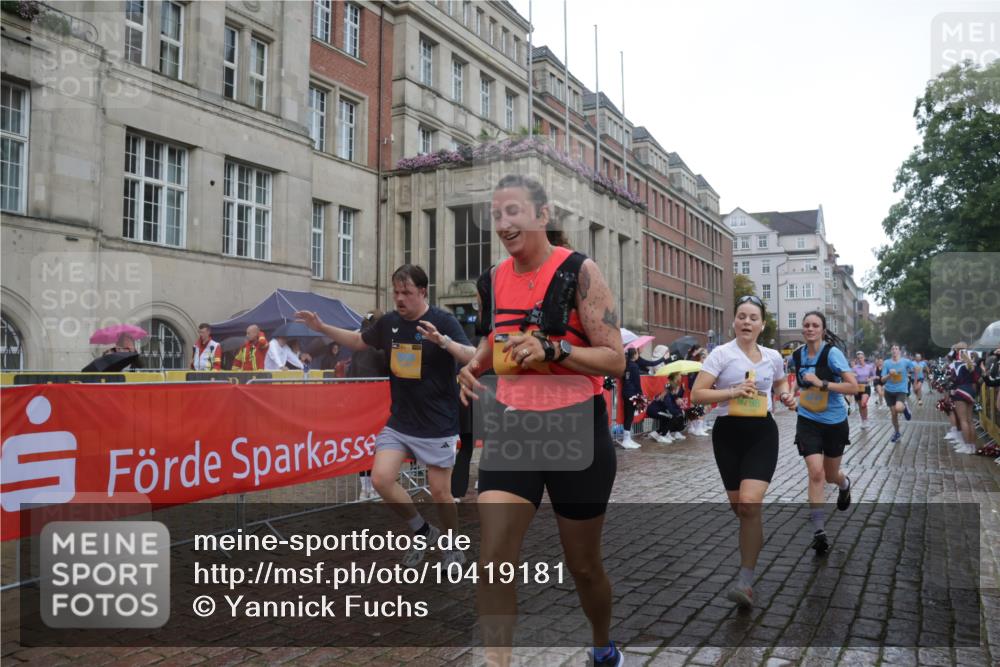 13.09.2026 - Kiel Lauf Yannick Fuchs http://msf.ph/oto/10419181 13.09.2026 10:51:23 Ziel 238, 240, 251, 260, 680, 901, 2672, 2803, 3029, 3751, 3879, 4040, 4205, 4271, 4619, 5525, 6663, 6865, 6948, 7043, 7914, 9030, 9699, 9742, 9834, 9951, 10459, 10474, 10617, 11171, 12019, 12237, 12300, 12644, 386, 638, 1442, 1758, 2247, 2578, 2730, 2772, 3873, 4106, 4258, 4259, 4271, 4273, 4354, 4745, 5992, 5999, 6293, 6557, 7013, 7314, 7469, 8215, 8464, 9007, 9092, 9508, 9689, 9798, 11454, 101, 201, 310, 1754, 2393, 2468, 3013, 4084, 5174, 7141, 715 meine-sportfotos.de