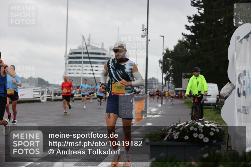 13.09.2026 - Kiel Lauf Andreas Tolksdorf http://msf.ph/oto/10419182 13.09.2026 10:57:19 Kiellinie 2960 meine-sportfotos.de
