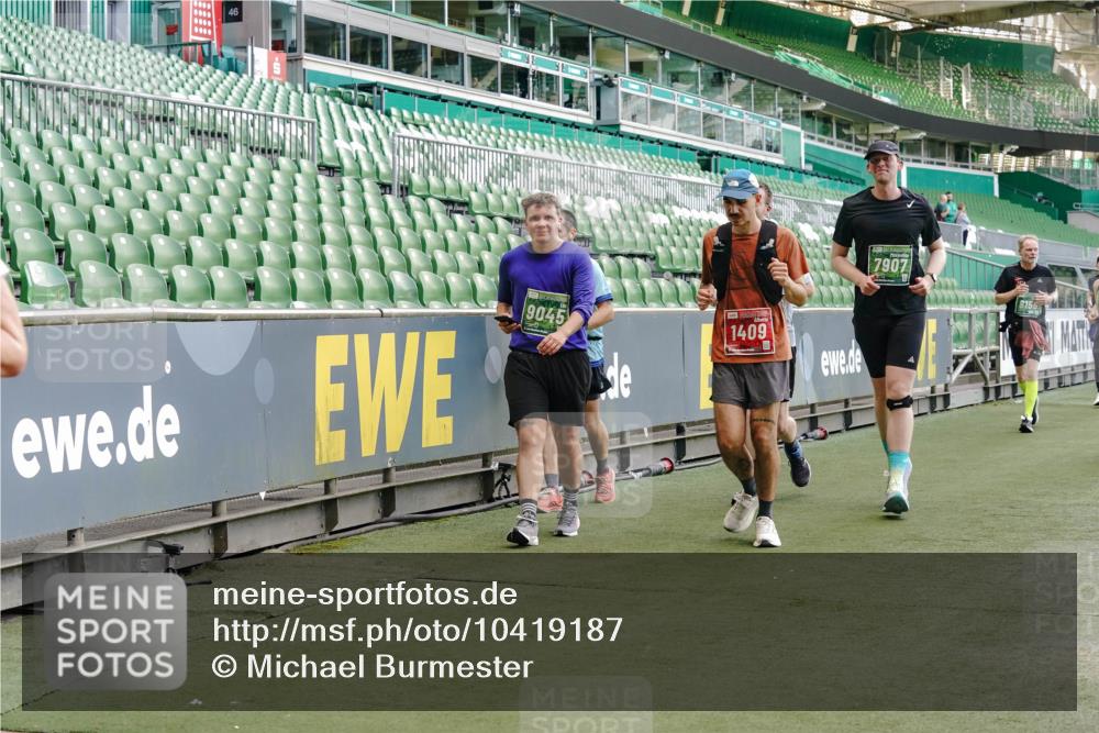 13.09.2026 - 21. swb-Marathon Bremen Michael Burmester http://msf.ph/oto/10419187 13.09.2026 13:20:55 Laufen im Stadion 258, 423, 441, 464, 601, 620, 704, 782, 1060, 1066, 1094, 1129, 1156, 1158, 1177, 1316, 1409, 1439, 1446, 1518, 1676, 1697, 1756, 1808, 1815, 1846, 1916, 2010, 2028, 2064, 2139, 2201, 2258, 2278, 2349, 2394, 2395, 2414, 2417, 2437, 2501, 2519, 2533, 2551, 2588, 2626, 2694, 2695, 2702, 2722, 2736, 2756, 2793, 2828, 2886, 2954, 2995, 3004, 3010, 3017, 3018, 3022, 3034, 3035, 3036, 3037, 3059, 3070, 3074, 3102, 3116, 3139, 3144, 3225, 3243, 3263, 3264, 3310, 3315 meine-sportfotos.de