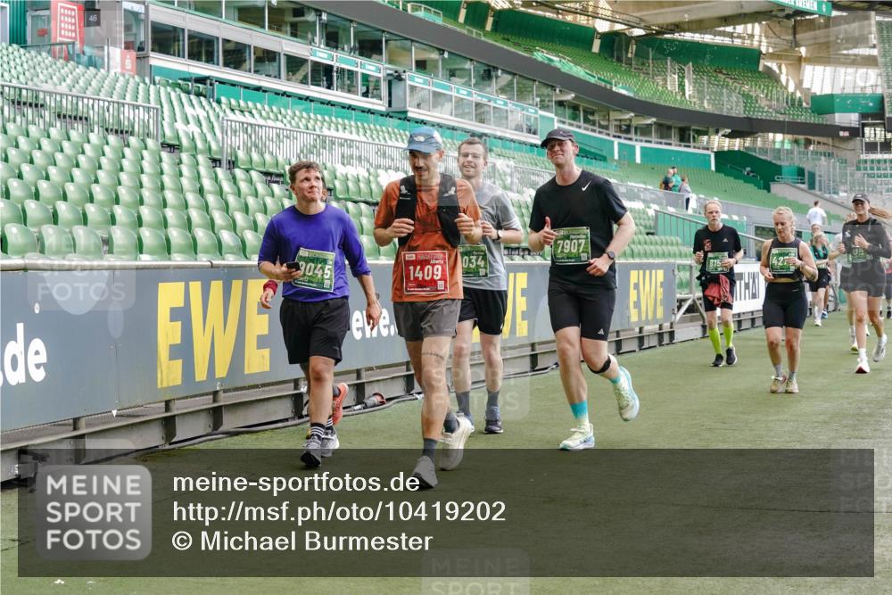 13.09.2026 - 21. swb-Marathon Bremen Michael Burmester http://msf.ph/oto/10419202 13.09.2026 13:20:55 Laufen im Stadion 258, 423, 441, 464, 601, 620, 704, 782, 1060, 1066, 1094, 1129, 1156, 1158, 1177, 1316, 1409, 1439, 1446, 1518, 1676, 1697, 1756, 1808, 1815, 1846, 1916, 2010, 2028, 2064, 2139, 2201, 2258, 2278, 2349, 2394, 2395, 2414, 2417, 2437, 2501, 2519, 2533, 2551, 2588, 2626, 2694, 2695, 2702, 2722, 2736, 2756, 2793, 2828, 2886, 2954, 2995, 3004, 3010, 3017, 3018, 3022, 3034, 3035, 3036, 3037, 3059, 3070, 3074, 3102, 3116, 3139, 3144, 3225, 3243, 3263, 3264, 3310, 3315 meine-sportfotos.de