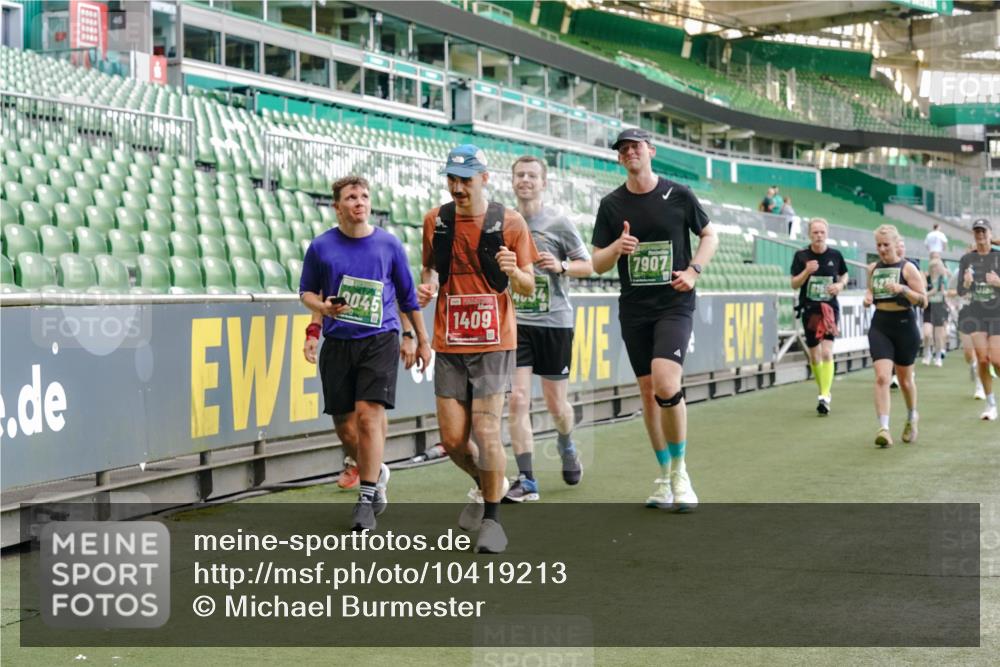 13.09.2026 - 21. swb-Marathon Bremen Michael Burmester http://msf.ph/oto/10419213 13.09.2026 13:20:56 Laufen im Stadion 258, 423, 441, 464, 601, 620, 704, 782, 1060, 1066, 1094, 1129, 1156, 1158, 1177, 1316, 1409, 1439, 1446, 1518, 1676, 1697, 1756, 1808, 1815, 1846, 1916, 2010, 2028, 2064, 2139, 2201, 2258, 2278, 2349, 2394, 2395, 2414, 2417, 2437, 2501, 2519, 2533, 2551, 2588, 2626, 2694, 2695, 2702, 2722, 2736, 2756, 2793, 2828, 2886, 2954, 2995, 3004, 3010, 3017, 3018, 3022, 3034, 3035, 3036, 3037, 3059, 3070, 3074, 3102, 3116, 3139, 3144, 3225, 3243, 3263, 3264, 3310, 3315 meine-sportfotos.de