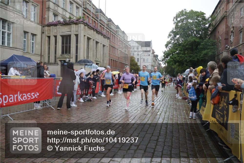 13.09.2026 - Kiel Lauf Yannick Fuchs http://msf.ph/oto/10419237 13.09.2026 10:51:27 Ziel 238, 240, 680, 901, 1804, 2035, 2519, 2803, 3029, 3751, 3879, 4040, 4205, 4619, 4646, 4939, 5735, 6663, 6865, 6928, 7043, 7914, 8373, 9030, 9699, 9834, 9951, 9970, 10459, 10474, 10617, 11171, 12019, 12237, 12300, 12420, 12644, 238, 251, 260, 386, 638, 680, 1442, 1758, 2247, 2672, 2730, 2772, 3873, 4106, 4258, 4259, 4271, 4273, 4354, 4745, 5525, 5999, 6293, 6557, 6948, 7013, 7469, 8464, 9007, 9092, 9689, 11454, 101, 201, 310, 1754, 2393, 2468, 3013, 4084, 5174, 7141, 715 meine-sportfotos.de