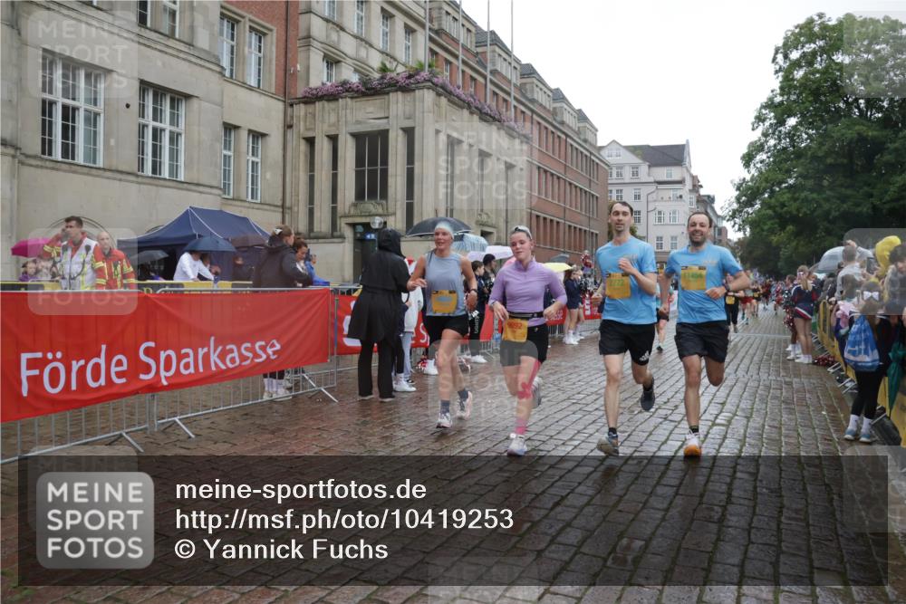 13.09.2026 - Kiel Lauf Yannick Fuchs http://msf.ph/oto/10419253 13.09.2026 10:51:27 Ziel 238, 240, 680, 901, 1804, 2035, 2519, 2803, 3029, 3751, 3879, 4040, 4205, 4619, 4646, 4939, 5735, 6663, 6865, 6928, 7043, 7914, 8373, 9030, 9699, 9834, 9951, 9970, 10459, 10474, 10617, 11171, 12019, 12237, 12300, 12420, 12644, 238, 251, 260, 386, 638, 680, 1442, 1758, 2247, 2672, 2730, 2772, 3873, 4106, 4258, 4259, 4271, 4273, 4354, 4745, 5525, 5999, 6293, 6557, 6948, 7013, 7469, 8464, 9007, 9092, 9689, 11454, 101, 201, 310, 1754, 2393, 2468, 3013, 4084, 5174, 7141, 715 meine-sportfotos.de