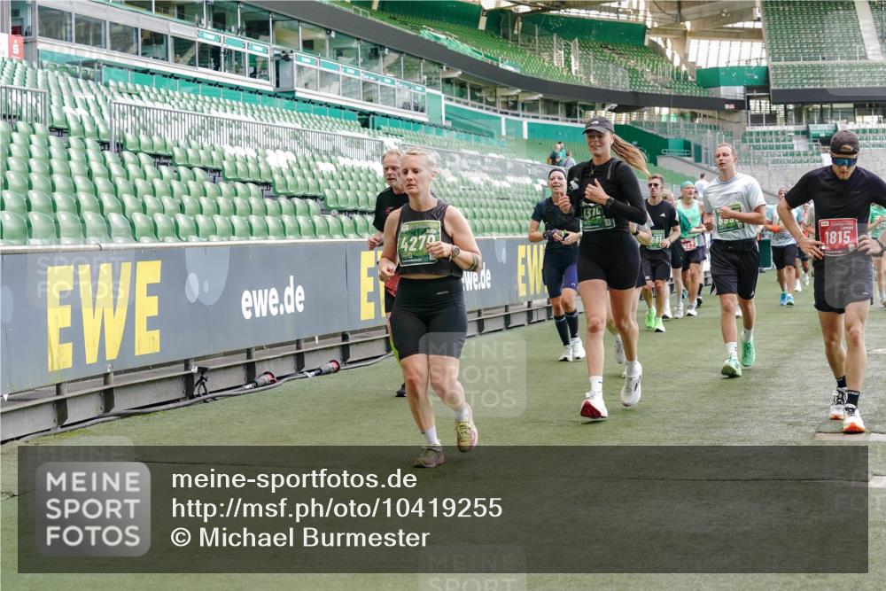 13.09.2026 - 21. swb-Marathon Bremen Michael Burmester http://msf.ph/oto/10419255 13.09.2026 13:20:58 Laufen im Stadion 258, 423, 441, 464, 601, 620, 704, 782, 851, 1060, 1066, 1094, 1129, 1156, 1158, 1177, 1316, 1409, 1439, 1446, 1518, 1676, 1697, 1756, 1808, 1815, 1846, 1916, 2010, 2028, 2064, 2139, 2201, 2258, 2278, 2349, 2394, 2395, 2414, 2417, 2437, 2501, 2519, 2533, 2551, 2588, 2626, 2694, 2695, 2702, 2722, 2736, 2756, 2793, 2828, 2886, 2954, 2995, 3004, 3010, 3017, 3018, 3022, 3034, 3035, 3036, 3037, 3059, 3070, 3074, 3102, 3116, 3139, 3144, 3225, 3243, 3263, 3264, 3310, 3315 meine-sportfotos.de
