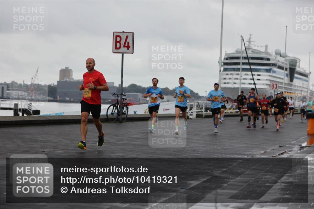 13.09.2026 - Kiel Lauf Andreas Tolksdorf http://msf.ph/oto/10419321 13.09.2026 10:57:23 Kiellinie 2124, 4, 3157, 3 meine-sportfotos.de