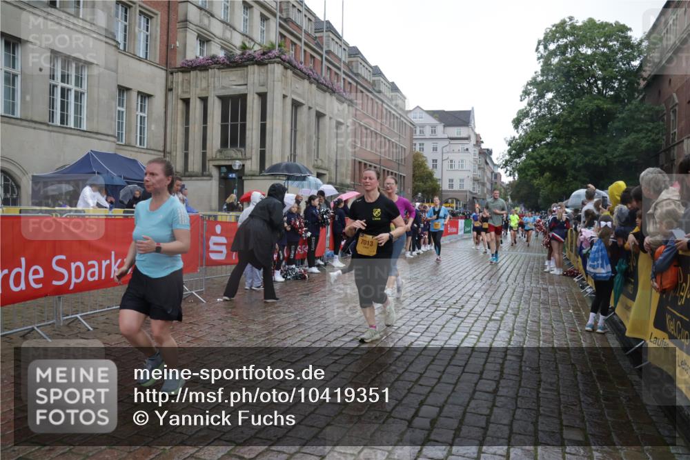 13.09.2026 - Kiel Lauf Yannick Fuchs http://msf.ph/oto/10419351 13.09.2026 10:51:32 Ziel 101, 240, 1804, 1890, 2035, 2393, 2519, 2690, 2803, 3029, 3440, 3751, 3879, 4040, 4613, 4619, 4646, 4939, 5441, 5735, 6177, 6663, 6928, 7043, 7141, 7914, 8373, 9030, 9699, 9951, 9970, 10384, 10440, 10459, 10474, 11079, 12300, 12420, 238, 251, 260, 386, 638, 680, 901, 1442, 1758, 2247, 2672, 2730, 3873, 4106, 4205, 4258, 4259, 4271, 4273, 4745, 5525, 5999, 6293, 6557, 6663, 6865, 6948, 7013, 7469, 8464, 9007, 201, 310, 1754, 2468, 3013, 4084, 5174 meine-sportfotos.de