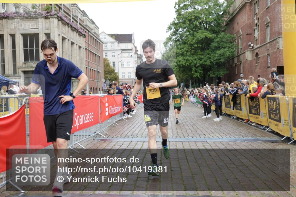 13.09.2026 - Kiel Lauf Yannick Fuchs http://msf.ph/oto/10419381 13.09.2026 09:40:57 Ziel 1630, 1787, 5039, 6299, 8389, 8493, 8636, 9578, 9726, 10202, 420, 1081, 2695, 2847, 3552, 3694, 6563, 7131, 7239, 7730, 10353, 11750, 11792, 12225, 1593, 1966, 3883, 4137, 9608, 10299, 10974, 2284, 2695, 3724, 4987, 9734, 10418, 10971 meine-sportfotos.de