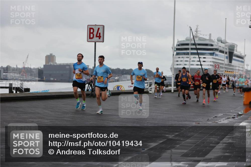 13.09.2026 - Kiel Lauf Andreas Tolksdorf http://msf.ph/oto/10419434 13.09.2026 10:57:24 Kiellinie 3157, 4, 4280, 2231, 3 meine-sportfotos.de