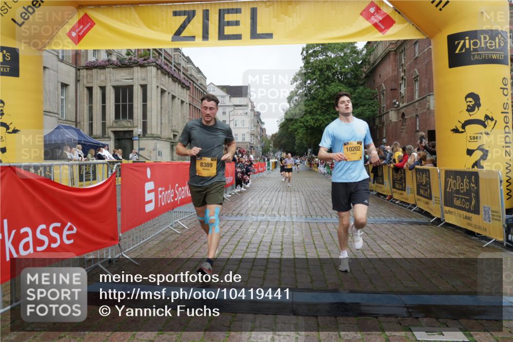 13.09.2026 - Kiel Lauf Yannick Fuchs http://msf.ph/oto/10419441 13.09.2026 09:41:02 Ziel 1593, 1787, 3883, 4137, 5039, 6299, 8389, 8493, 8636, 9726, 10202, 420, 1081, 1630, 2847, 3552, 6299, 6563, 7131, 7239, 7730, 8636, 9578, 10353, 11750, 11792, 12225, 1671, 1966, 9608, 10299, 10974, 11645, 11983, 2284, 2695, 3694, 4987 meine-sportfotos.de
