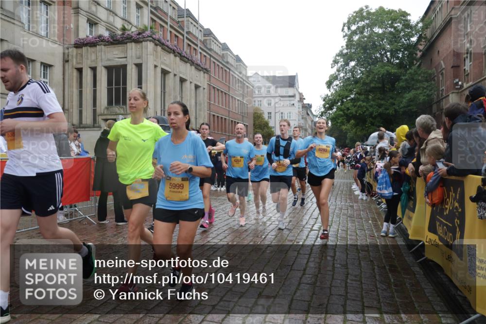13.09.2026 - Kiel Lauf Yannick Fuchs http://msf.ph/oto/10419461 13.09.2026 10:51:40 Ziel 101, 201, 310, 1231, 1568, 1754, 1804, 1890, 2393, 2468, 2470, 2519, 2690, 2783, 3013, 3440, 4084, 4613, 4646, 4939, 5174, 5441, 6177, 6367, 6928, 7141, 7204, 7740, 8197, 8373, 8625, 8627, 9265, 9970, 10384, 10440, 11079, 11332, 11551, 12135, 12420, 12755, 238, 240, 251, 260, 386, 638, 680, 901, 1758, 2035, 2247, 2672, 2730, 2803, 3029, 3751, 3873, 3879, 4040, 4205, 4258, 4259, 4271, 4619, 5525, 5735, 5999, 6293, 6663, 6865, 6948, 7043, 7914, 8373, 8464, 9007, 9030, 23 meine-sportfotos.de