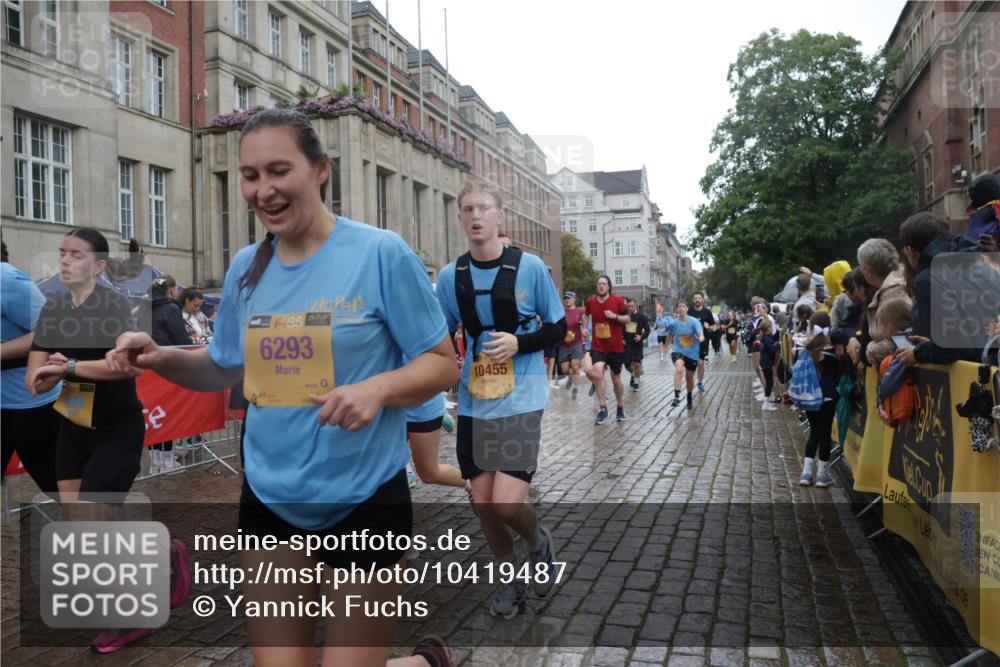 13.09.2026 - Kiel Lauf Yannick Fuchs http://msf.ph/oto/10419487 13.09.2026 10:51:41 Ziel 101, 201, 310, 1231, 1568, 1754, 1804, 1890, 2393, 2468, 2470, 2519, 2566, 2690, 2783, 3013, 3440, 4084, 4613, 4646, 4939, 5174, 5441, 6177, 6367, 6928, 7141, 7204, 7740, 8197, 8625, 8627, 9265, 10384, 10440, 11079, 11332, 11551, 12135, 12387, 12755, 238, 240, 251, 260, 386, 638, 680, 901, 1758, 1804, 2035, 2247, 2672, 2730, 2803, 3029, 3751, 3873, 3879, 4040, 4205, 4258, 4259, 4271, 4619, 4939, 5525, 5735, 5999, 6293, 6663, 6865, 6948, 7043, 7914, 8373, 8464, 9007, 9030, 23 meine-sportfotos.de
