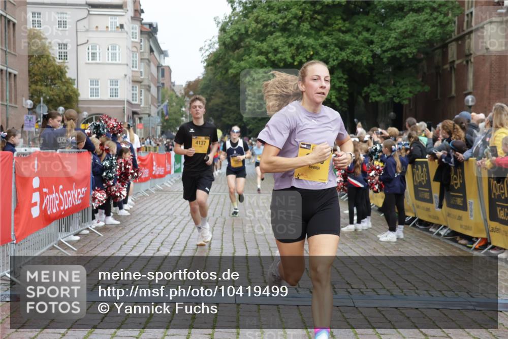 13.09.2026 - Kiel Lauf Yannick Fuchs http://msf.ph/oto/10419499 13.09.2026 09:41:05 Ziel 1593, 1787, 3883, 4137, 5039, 8389, 9608, 10202, 420, 1081, 1630, 2847, 3552, 5039, 6299, 6563, 7131, 7239, 7730, 8493, 8636, 9578, 9726, 10353, 11750, 11792, 12225, 1671, 1966, 4068, 9110, 10299, 10974, 11645, 11983, 12166, 1081, 2695, 2847, 3694, 7239 meine-sportfotos.de