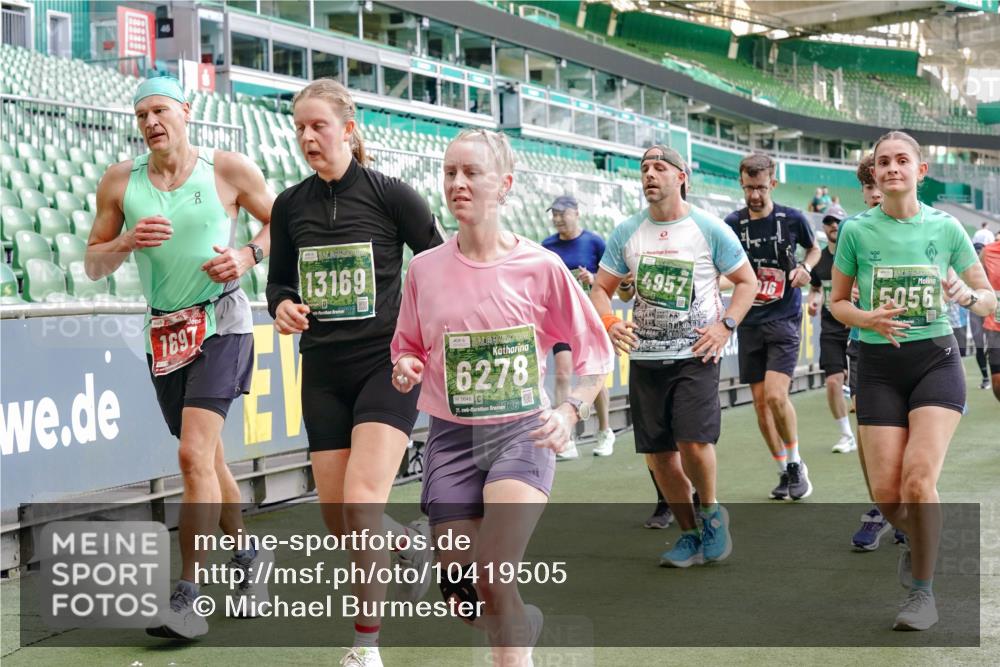 13.09.2026 - 21. swb-Marathon Bremen Michael Burmester http://msf.ph/oto/10419505 13.09.2026 13:21:06 Laufen im Stadion 258, 351, 423, 441, 464, 601, 620, 704, 782, 851, 1060, 1066, 1094, 1129, 1158, 1177, 1316, 1344, 1409, 1439, 1446, 1518, 1676, 1697, 1729, 1756, 1808, 1815, 1846, 1916, 2010, 2028, 2064, 2139, 2201, 2258, 2278, 2349, 2394, 2395, 2414, 2417, 2437, 2501, 2519, 2533, 2551, 2588, 2626, 2652, 2694, 2695, 2736, 2756, 2793, 2828, 2886, 2954, 2995, 3004, 3010, 3017, 3018, 3022, 3034, 3035, 3036, 3037, 3059, 3070, 3074, 3102, 3139, 3144, 3225, 3243, 3264, 3310, 3315 meine-sportfotos.de