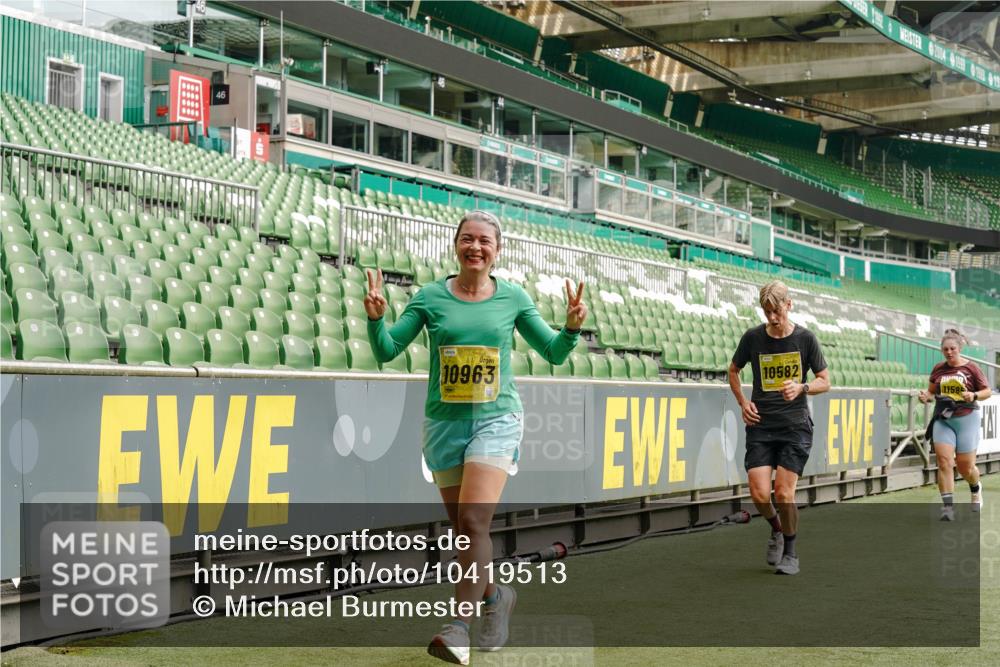 13.09.2026 - 21. swb-Marathon Bremen Michael Burmester http://msf.ph/oto/10419513 13.09.2026 10:43:40 Laufen im Stadion 10002, 10004, 10005, 10148, 10176, 10271, 10295, 10303, 10325, 10330, 10335, 10361, 10362, 10395, 10396, 10402, 10459, 10474, 10490, 10491, 10513, 10557, 10572, 10605, 10606, 10629, 10665, 10752, 10756, 10773, 10779, 10784, 10805, 10854, 10880, 10882, 10899, 10900, 10997, 10999, 11026, 11027, 11041, 11078, 11090, 11097, 11098, 11140, 11173, 11192, 11217, 11233, 11264, 11274, 11307, 11333, 11337, 11355, 11385, 11408, 11448, 11456, 11461, 11482, 11943, 12334 meine-sportfotos.de
